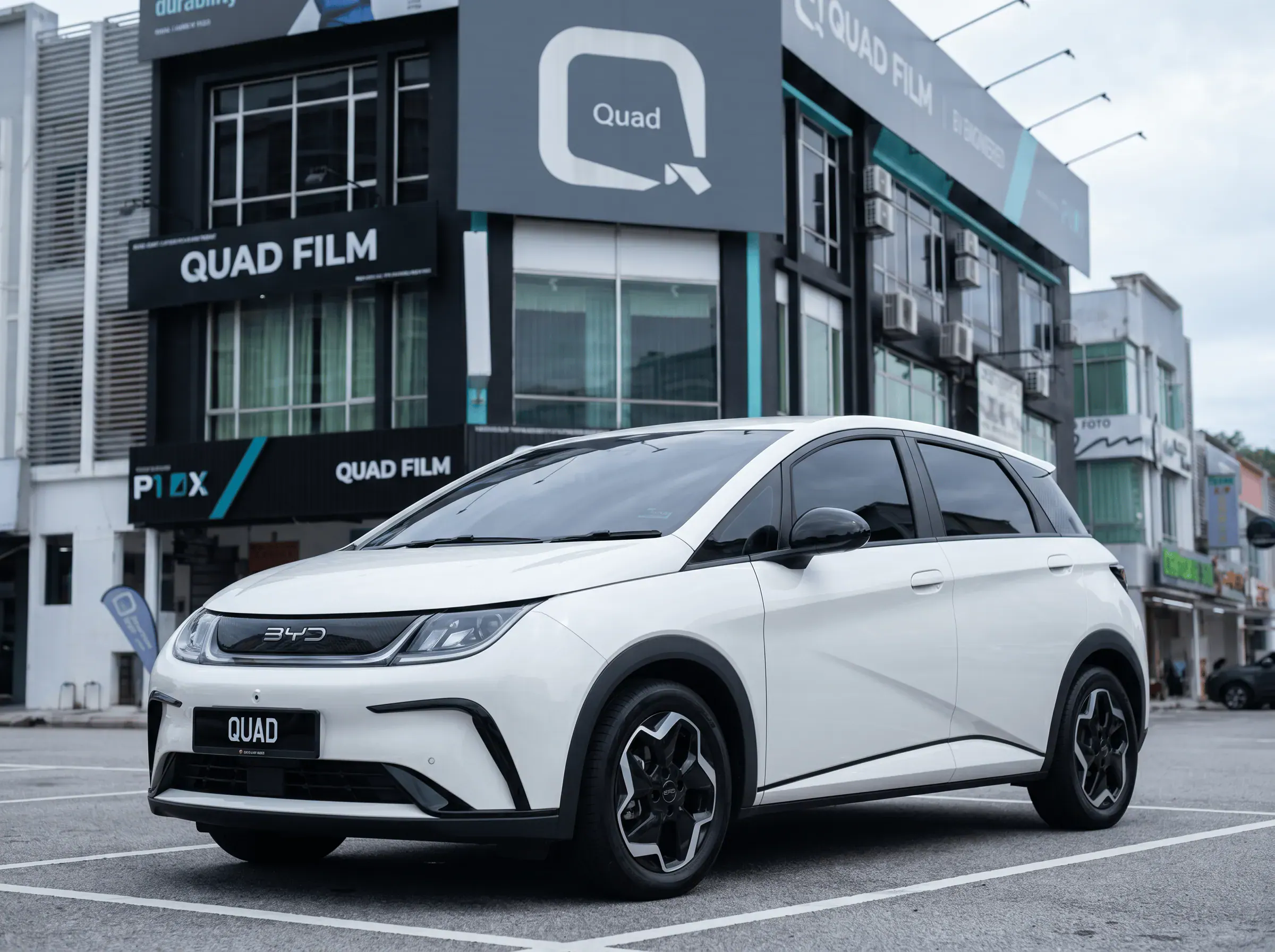 BYD Dolphin selepas pemasangan tinted QUAD Film
