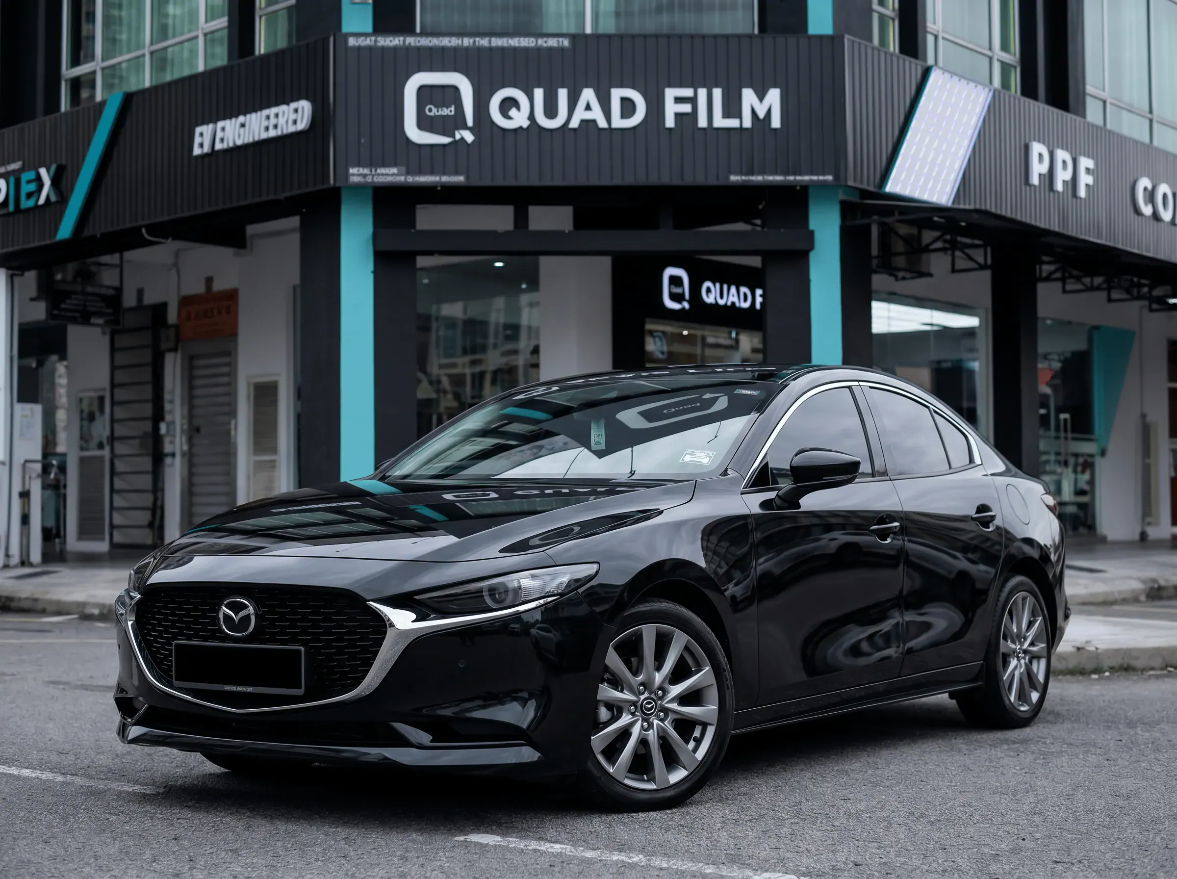 Mazda Mazda 3 selepas pemasangan tinted QUAD Film