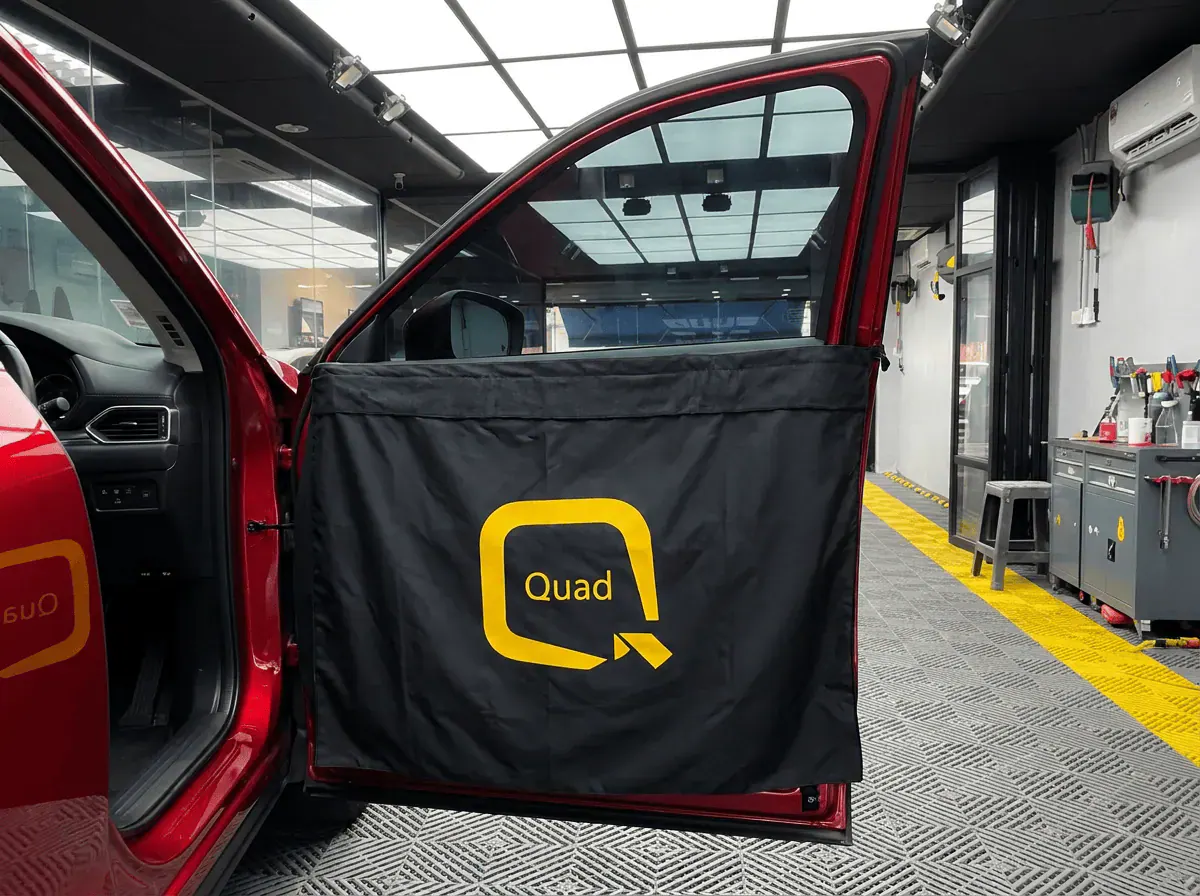 Perlindungan panel pintu semasa pemasangan tinted pada Mazda CX-5