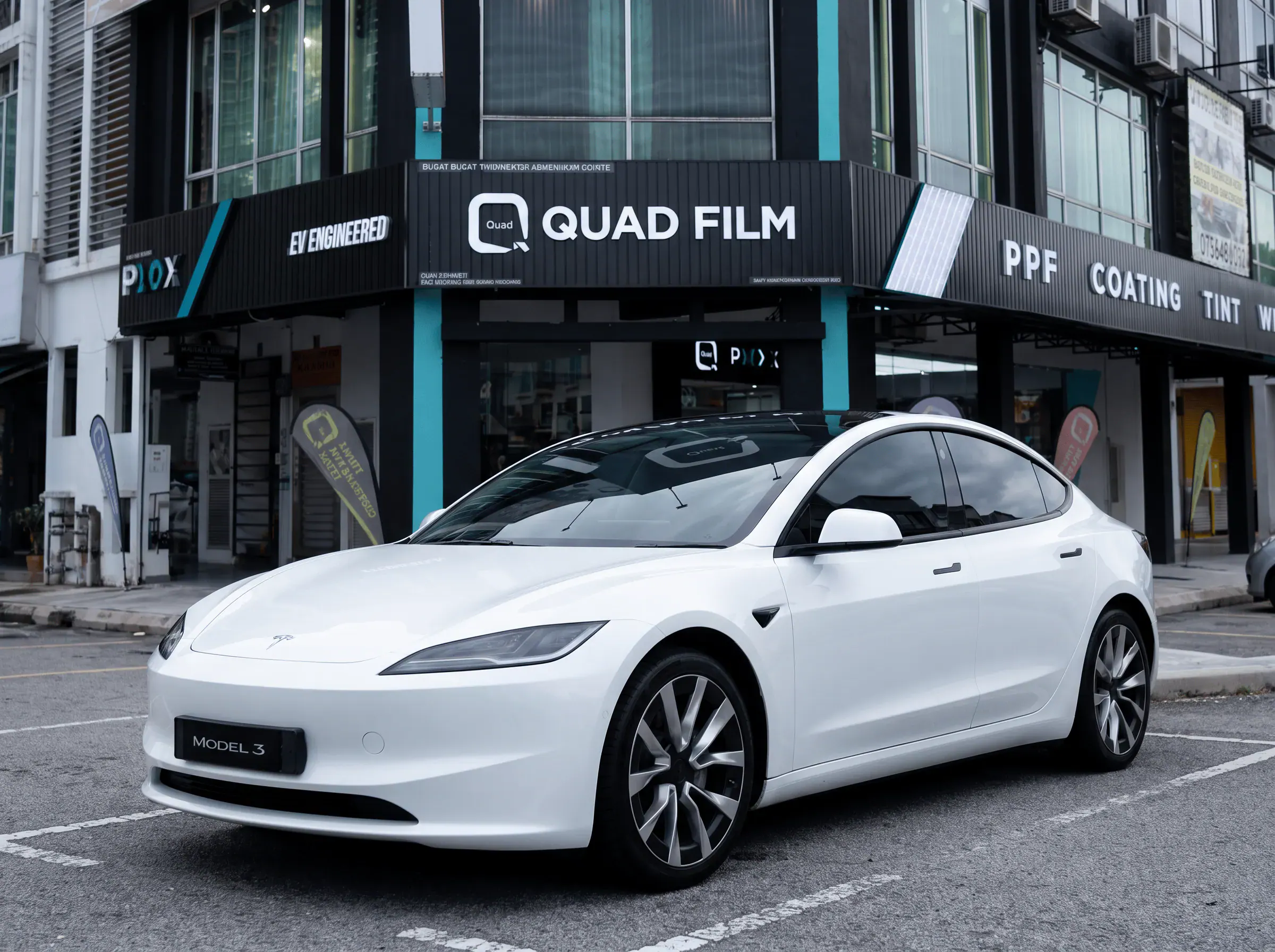 Tesla Model 3 selepas pemasangan tinted QUAD Film