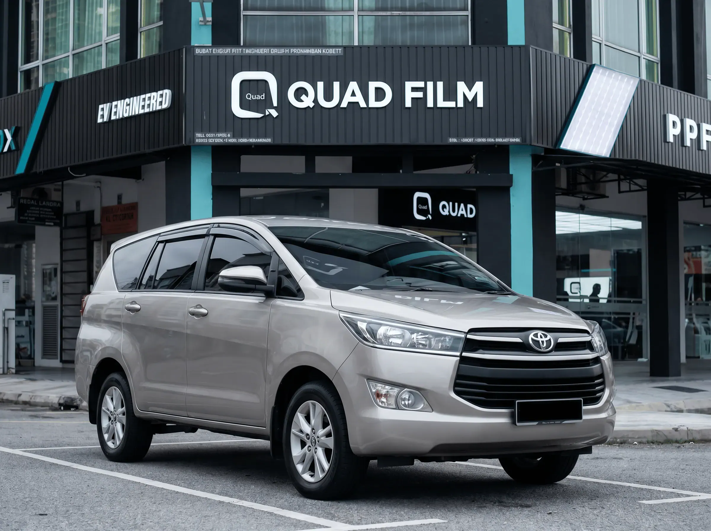 Toyota Innova selepas pemasangan tinted QUAD Film