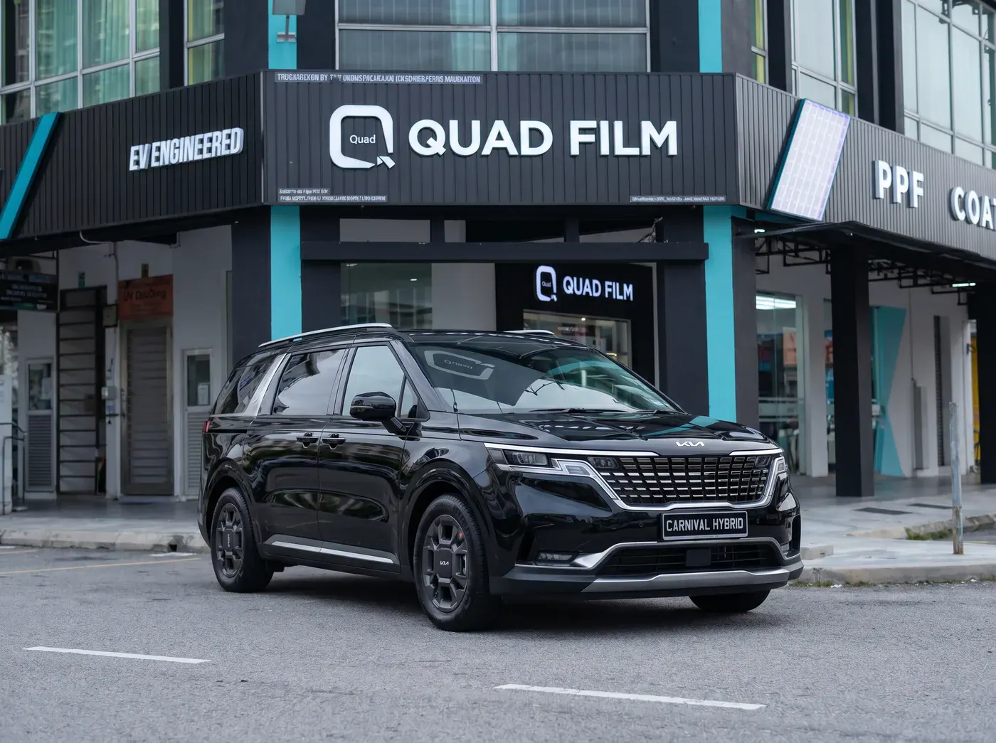 Kia Carnival dengan PPF penuh Quad Film
