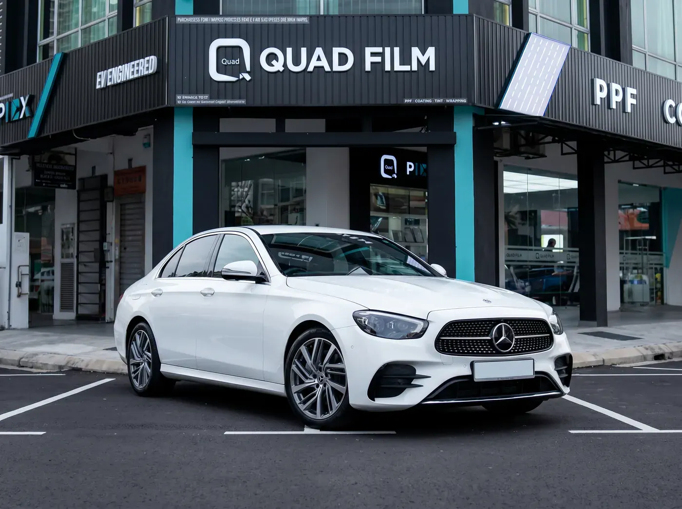 Mercedes-Benz E-Class dengan PPF penuh Quad Film