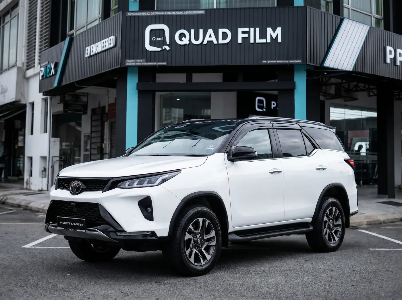 Toyota Fortuner dengan PPF penuh Quad Film