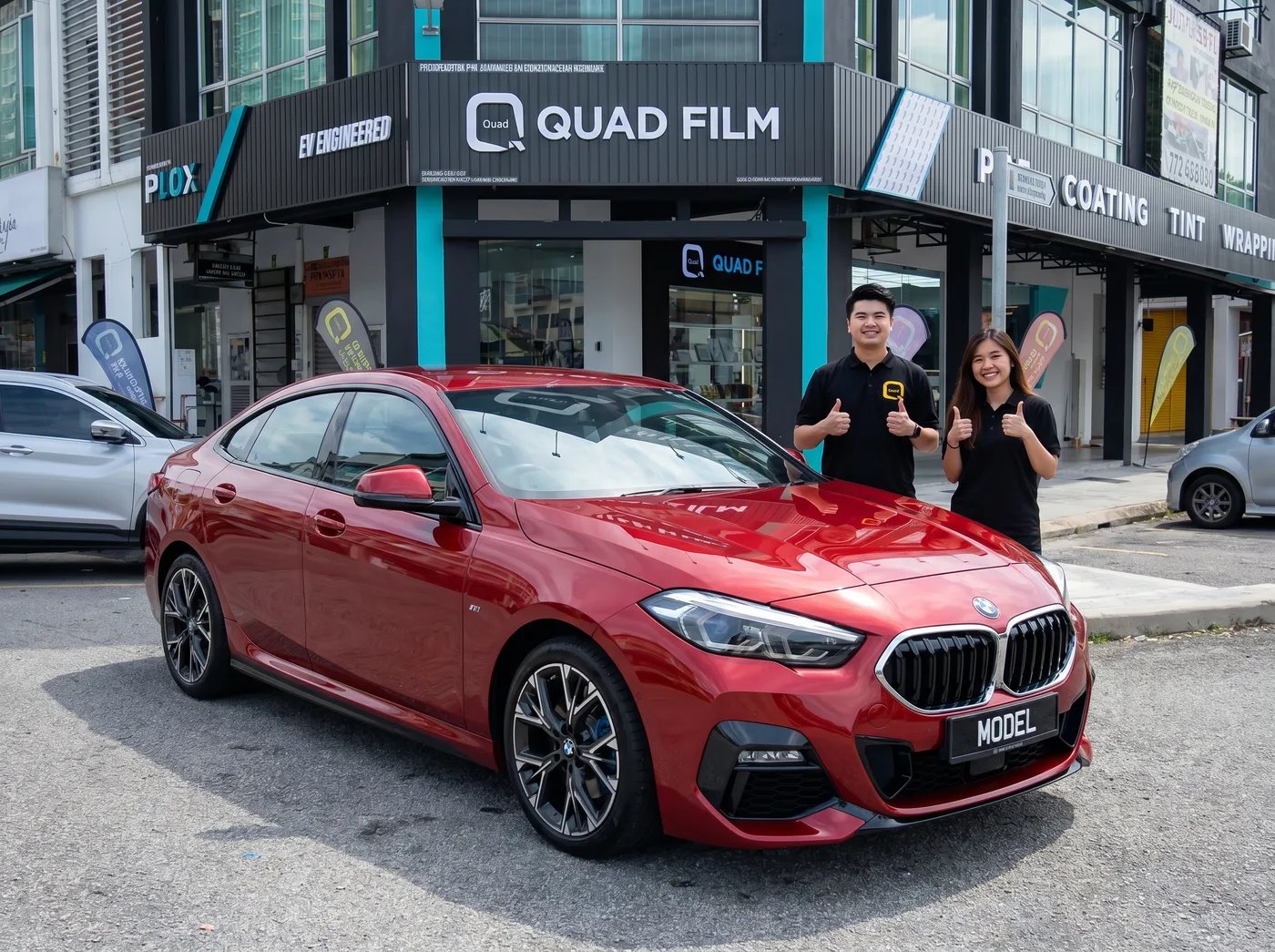 Pasukan Quad Film bersama pemilik BMW 2 Series Gran Coupe selepas pemasangan PPF