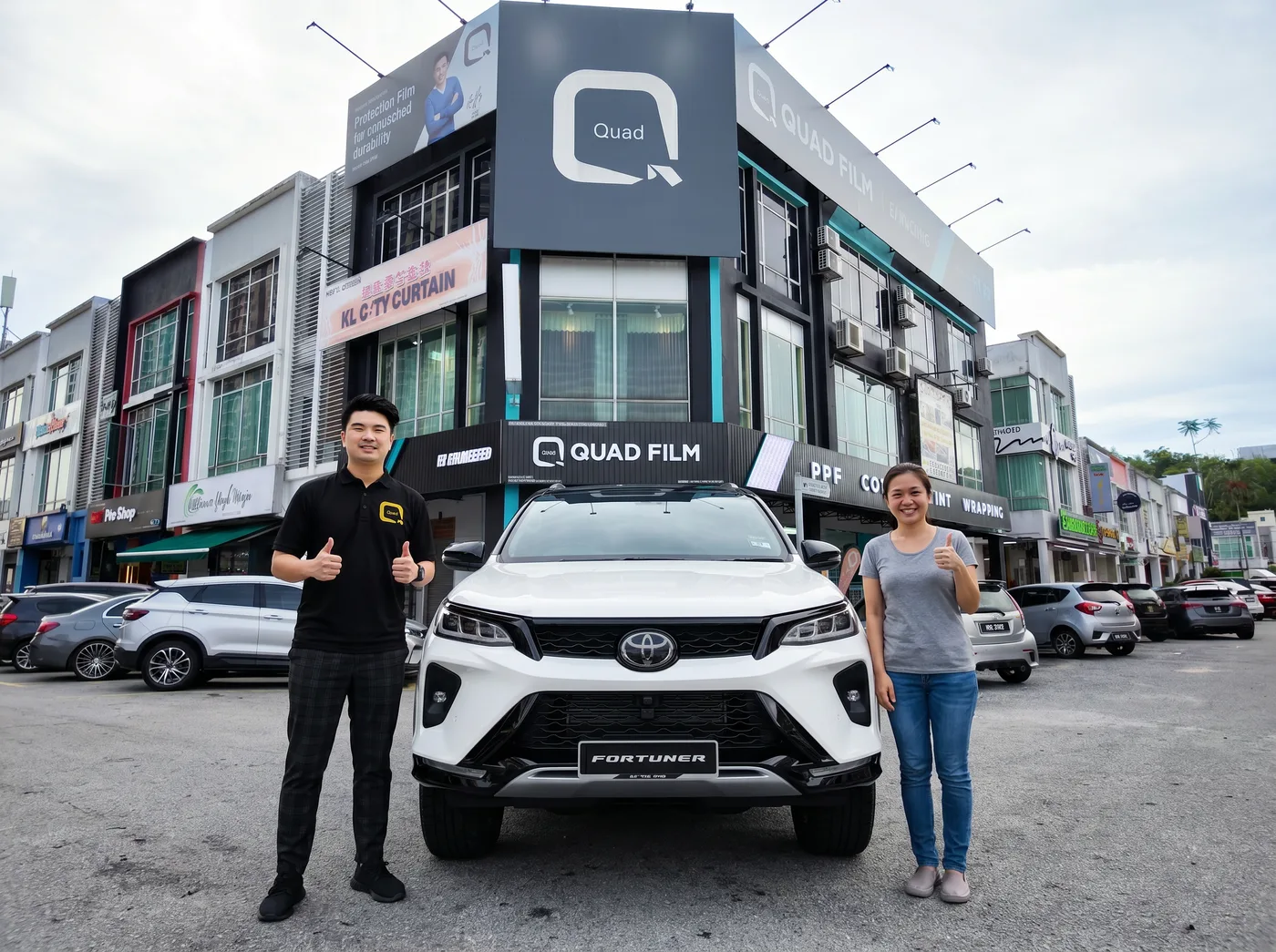 Pasukan Quad Film bersama pemilik Toyota Fortuner selepas pemasangan PPF