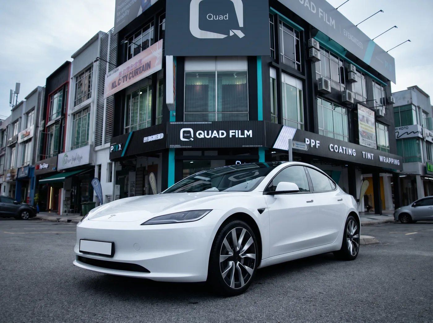Tesla Model 3 dengan PPF Quad Film