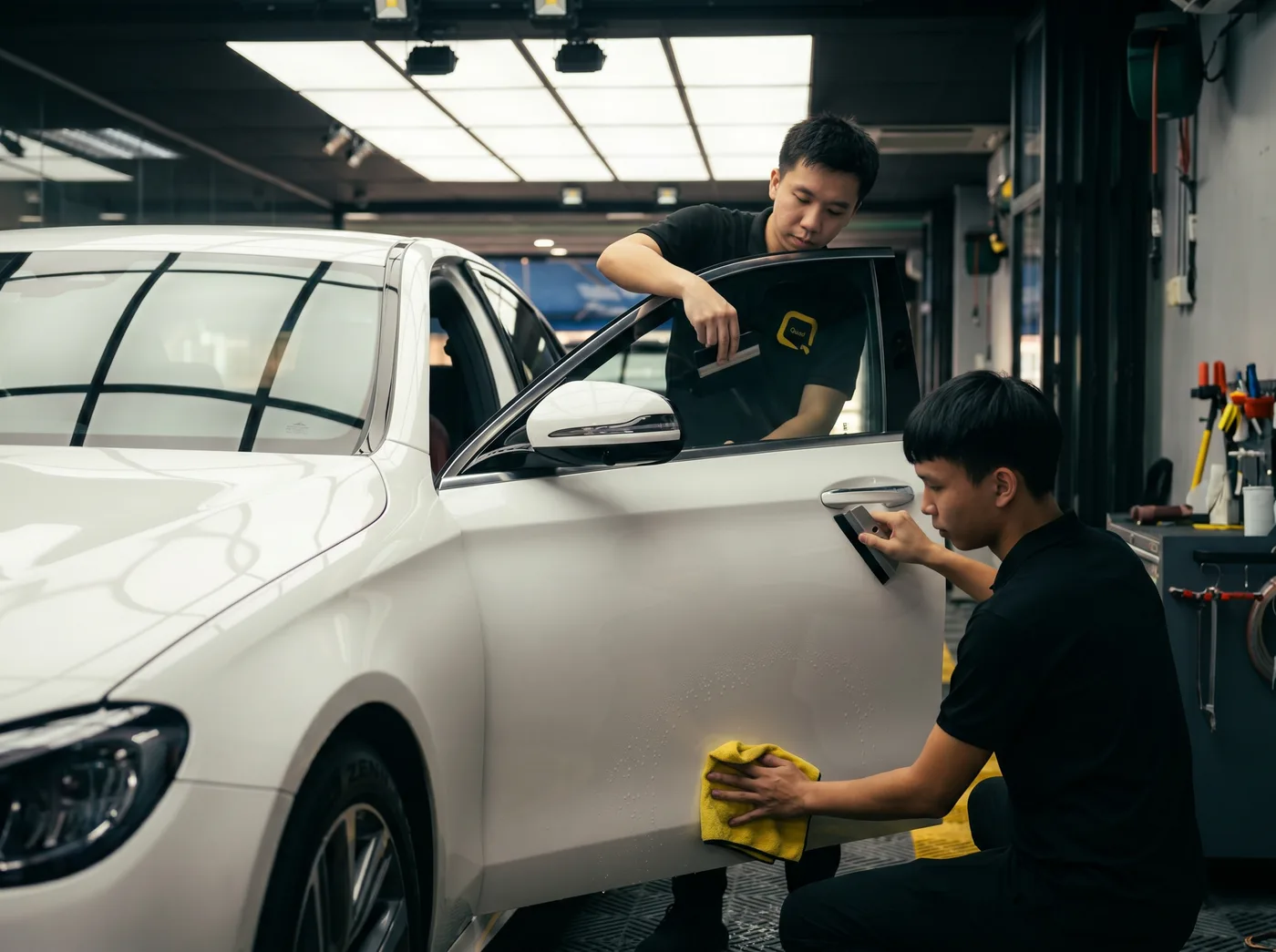 Pembuangan Udara & Air — pemasangan PPF Quad Film pada Mercedes-Benz E-Class
