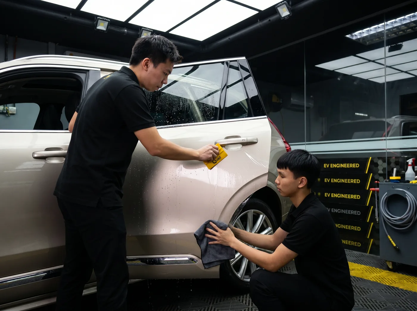 Pembuangan Udara & Air — Pemasangan PPF Quad Film pada Volvo XC90
